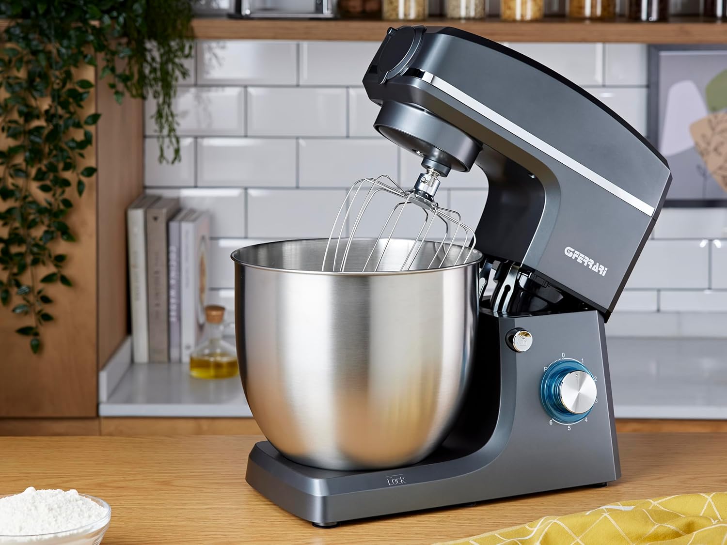 G3 Ferrari G20113 Impastatrice Planetaria con Tirapasta Pastaio 10&Lode, 2200 W (MAX), 10 Litri, Contenitore Inox, 6 velocità + Pulse, Nero/Acciaio