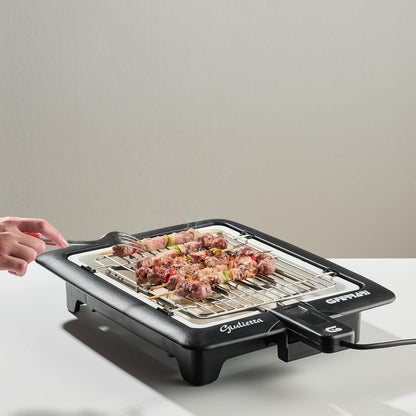 G3 Ferrari G10024 Giulietta Barbecue Elettrico, 2000 W, Griglie Inox, Area cottura 31 x 25 cm, Vassoio porcellanato per facile pulizia, Resistenza in acciaio corazzato, Griglia doppia, Nero