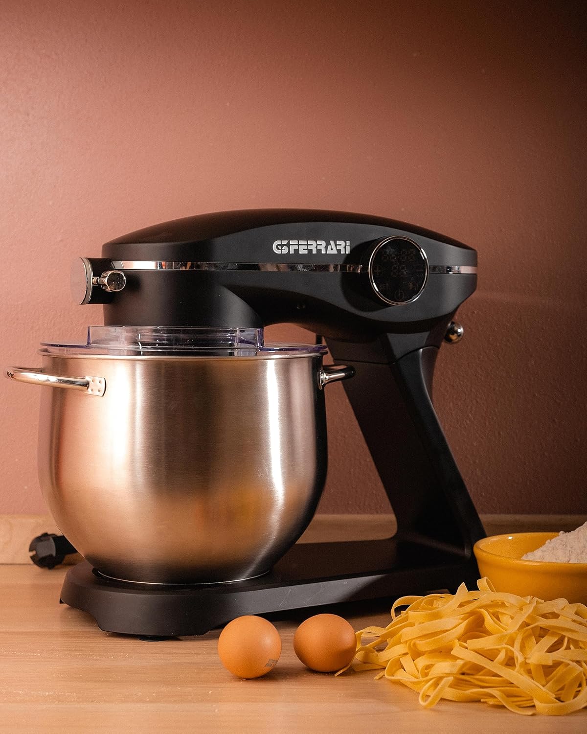 G3 Ferrari G20137 Pastaio Elegance Impastatrice Planetaria a Presa Diretta, 2300 W Max, 8 Litri, Corpo in metallo, 10 Velocità, Display touch screen, Contenitore 8L in Acciaio Inox, Accessori inclusi